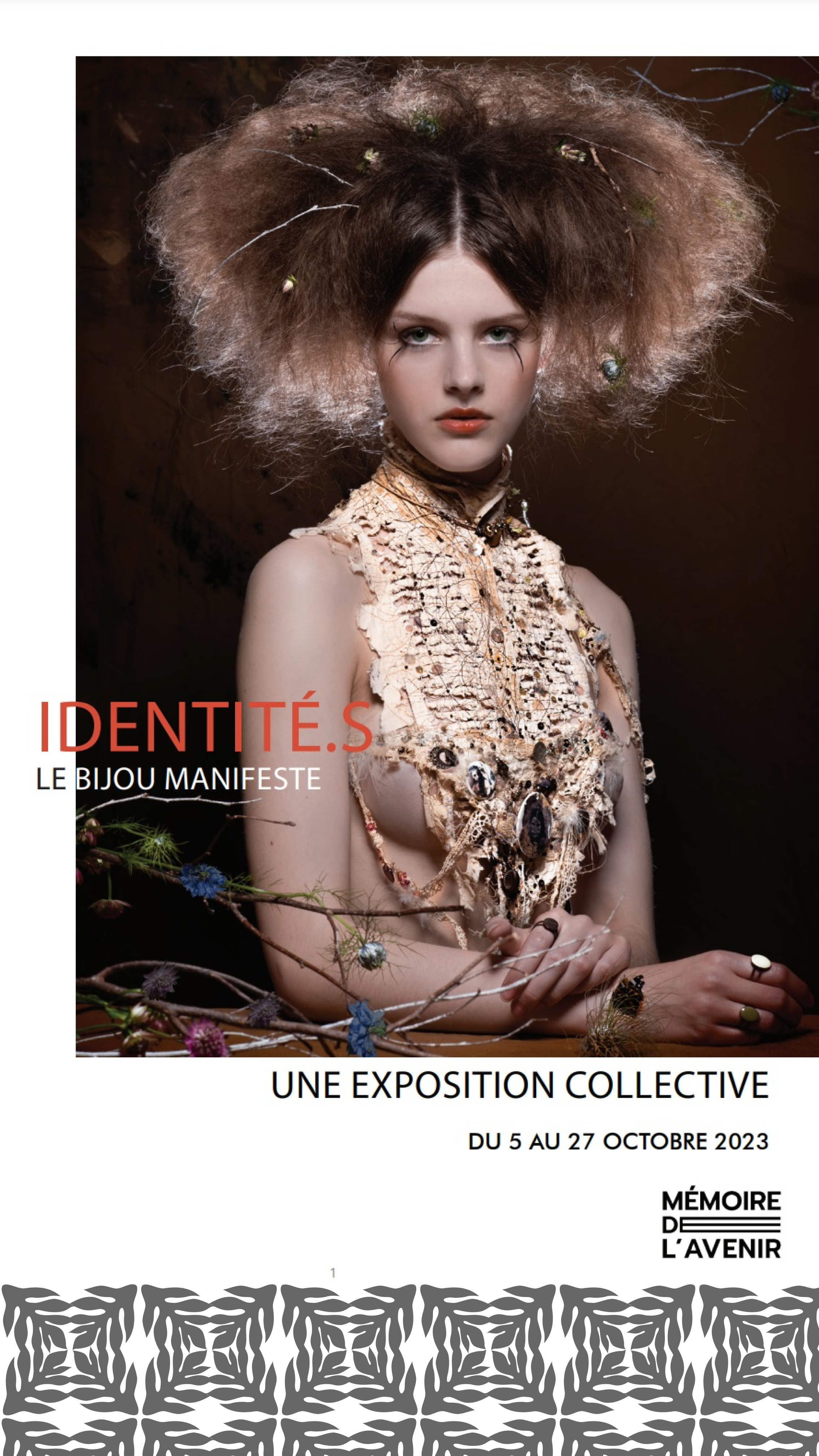 Affiche de l’exposition IDENTITÉ.S à la Galerie Mémoire de l’Avenir